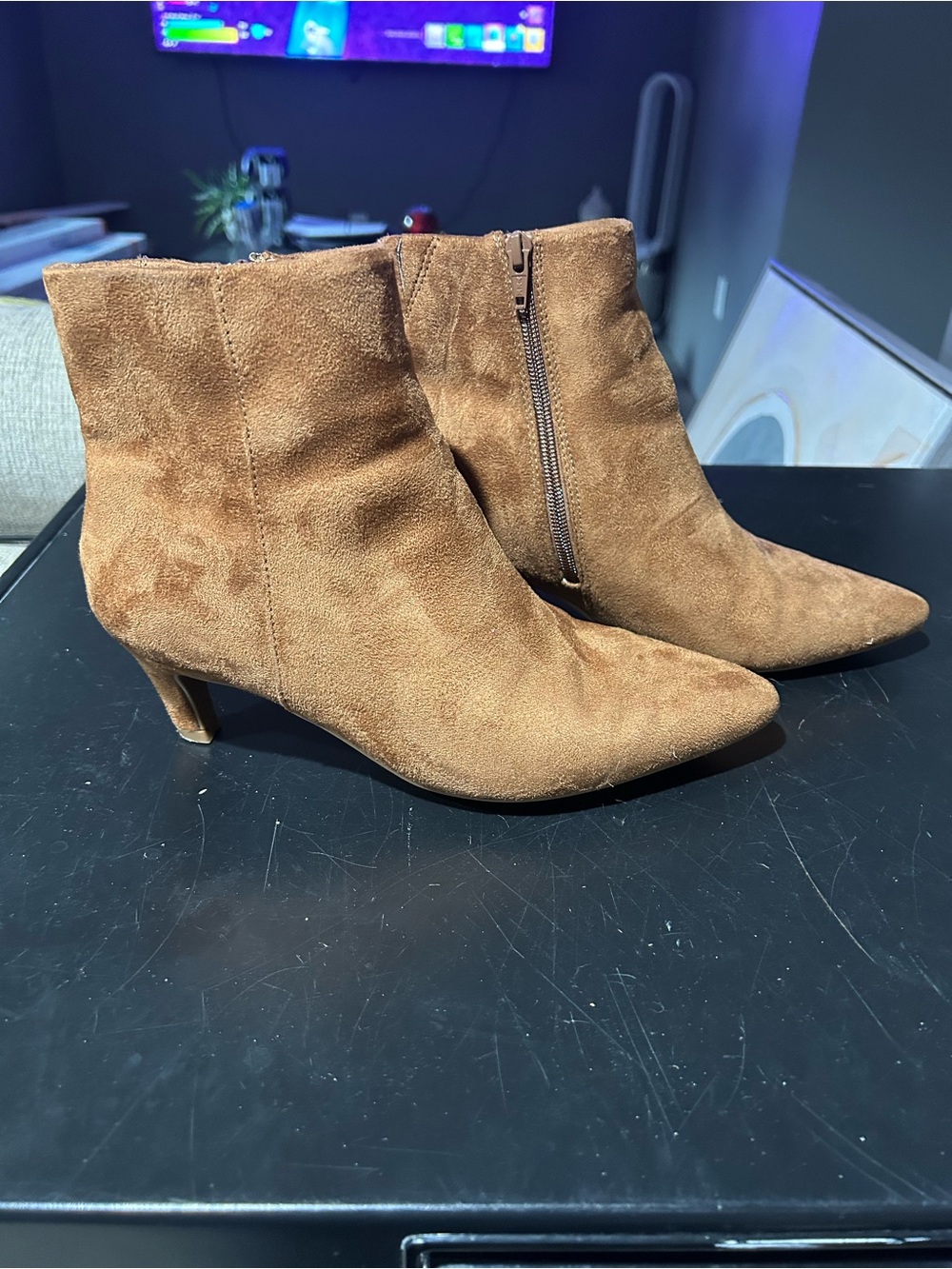 Size 8 Women's Brown Suede Pointed-Toe Ankle Boots